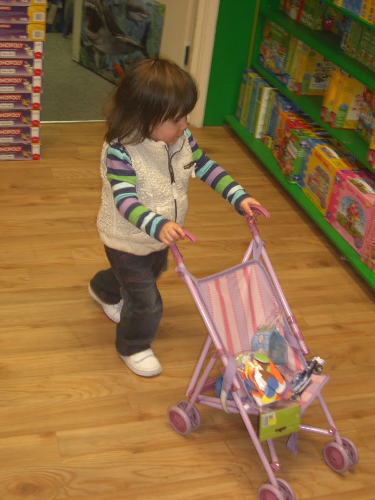 funny kid pic - Big Sis shoplifting 2