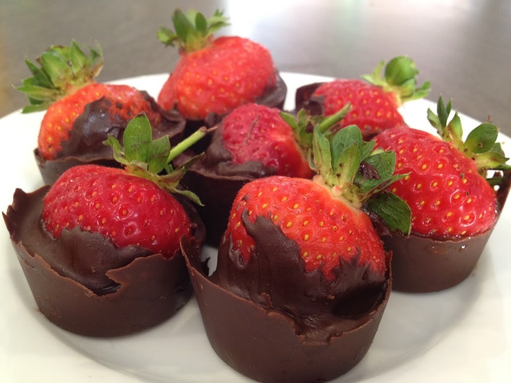 Simple chocolate strawberries