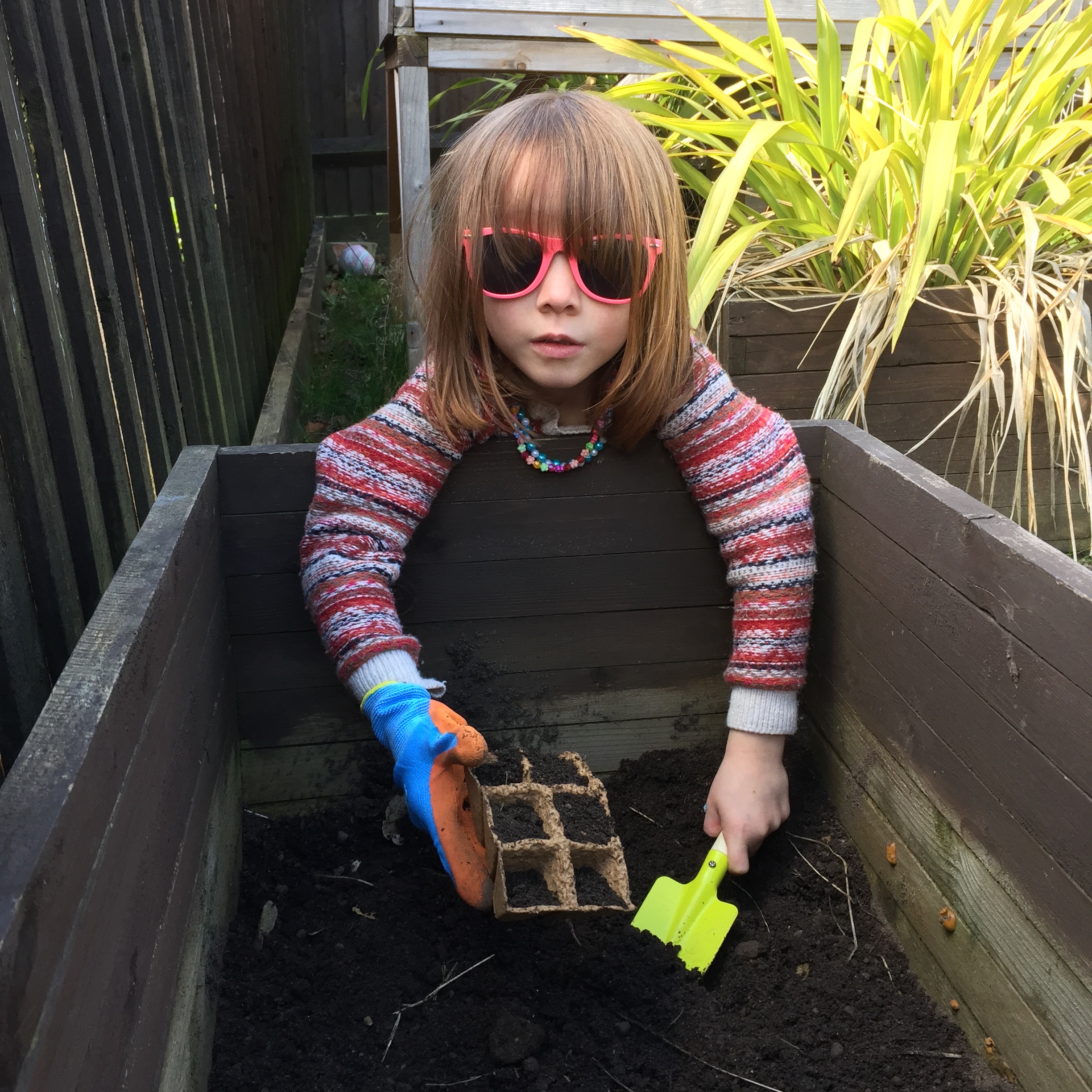 GREEN THUMBS (kids’ gardening)