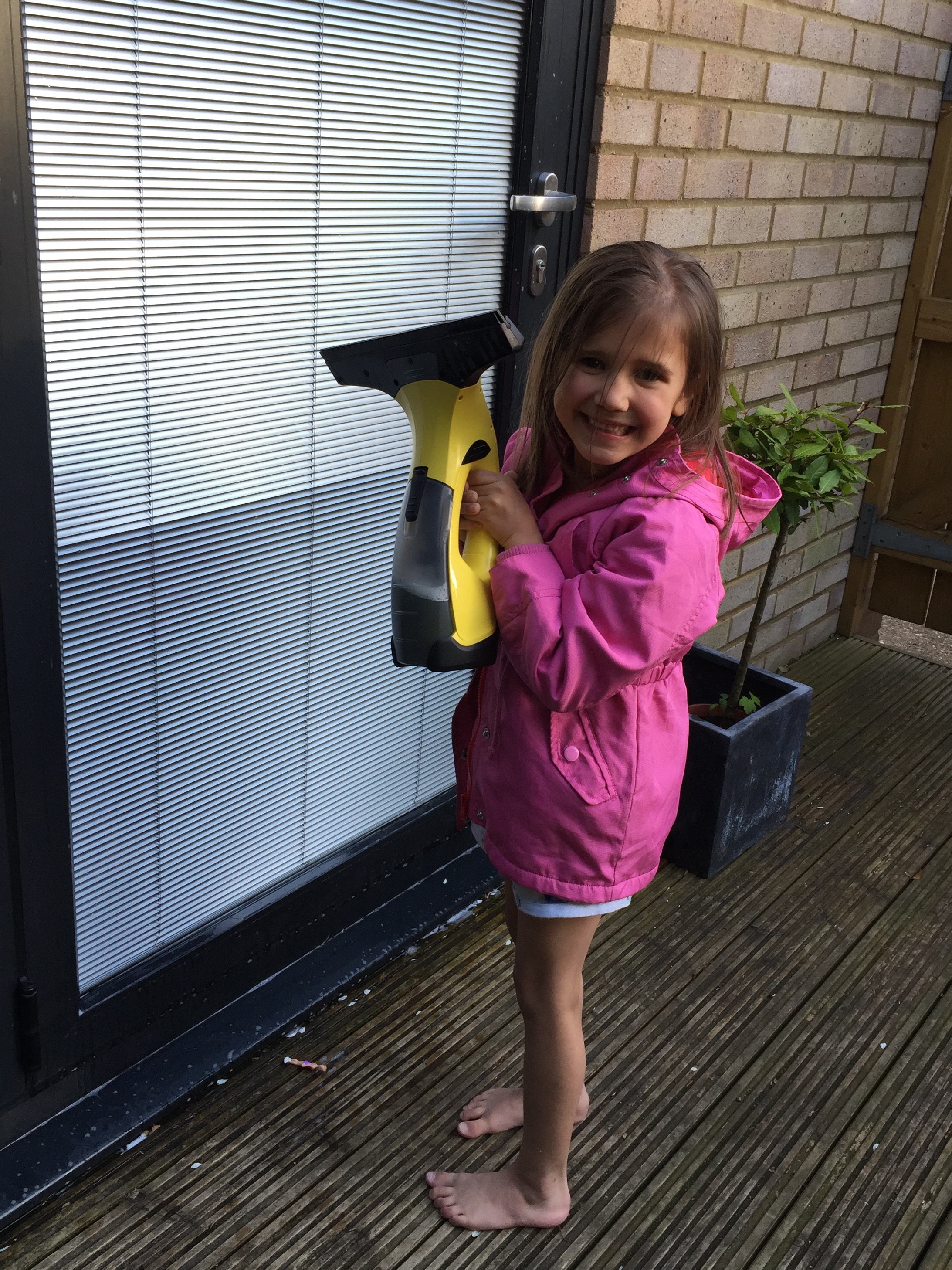 GLEAMING GLASS // our karcher window vac review