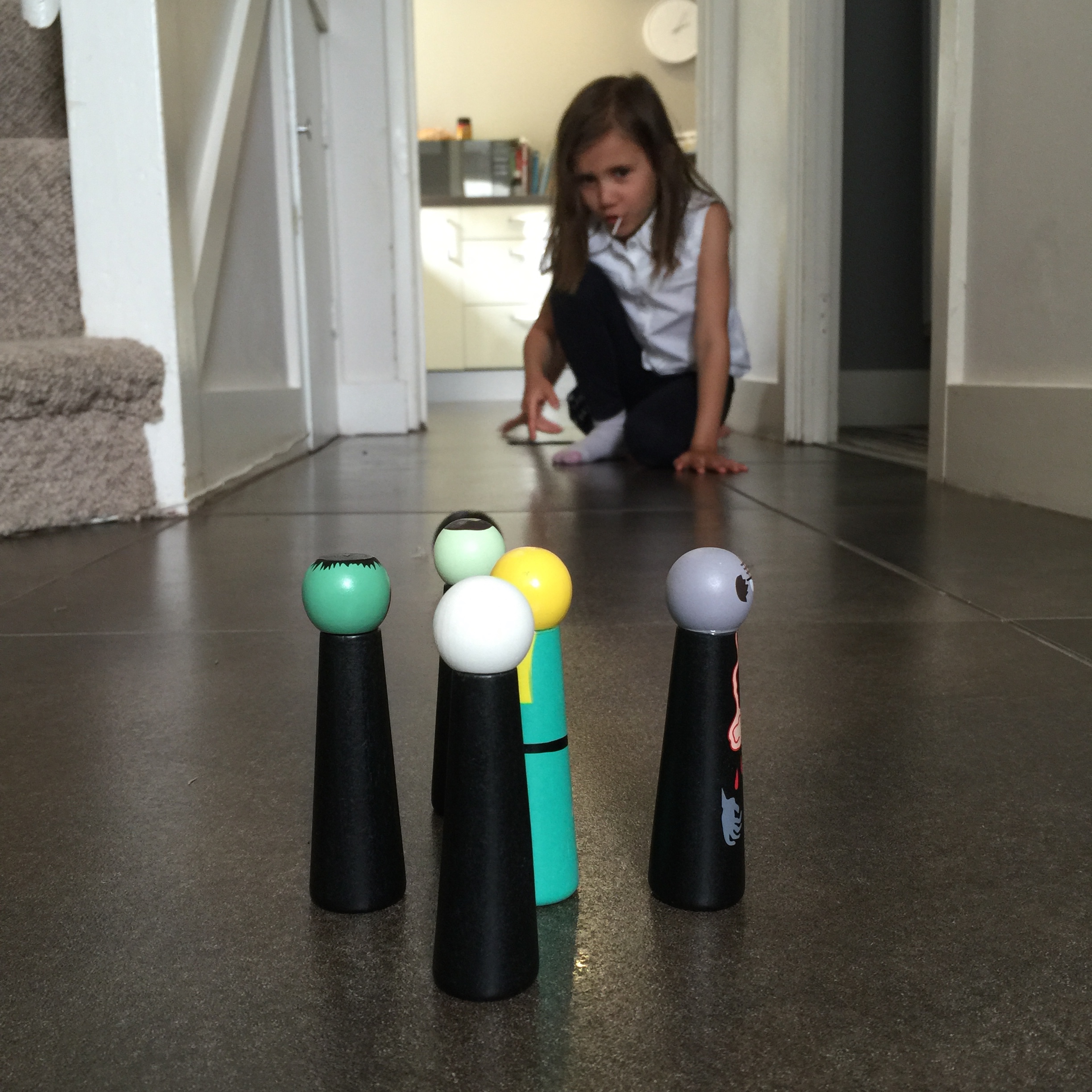 BOWLING ZOMBIES (family fun)