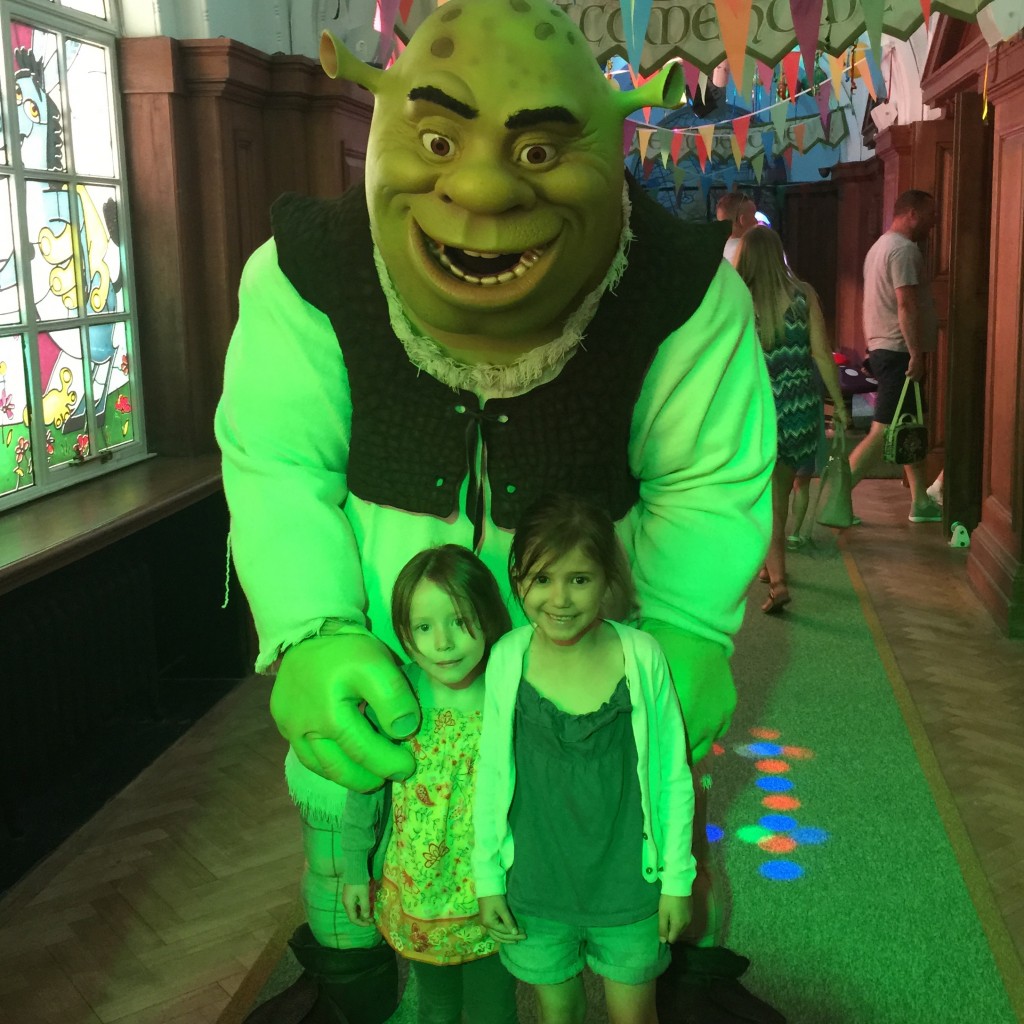 Shrek's Adventure - girls with Shrek
