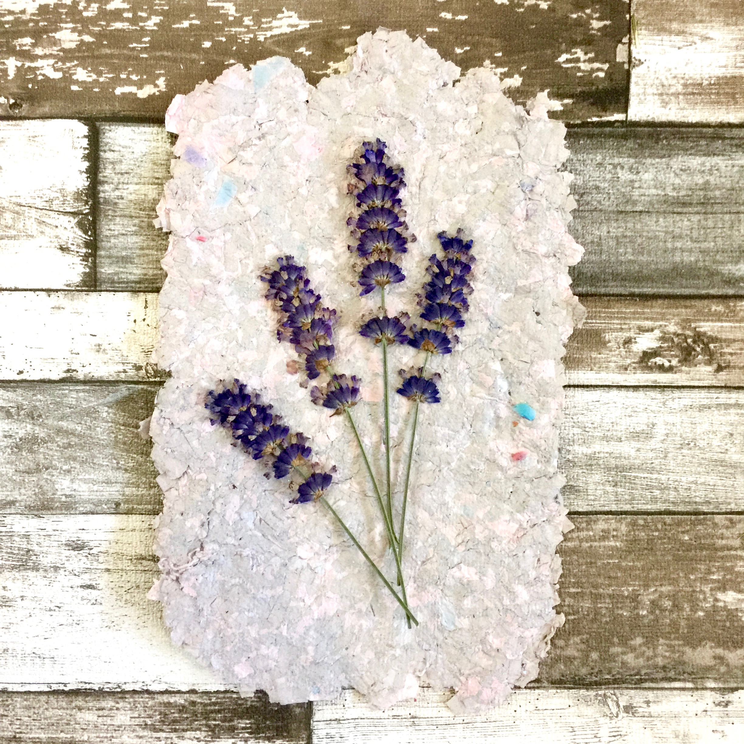 Easy crafts for children - finished homemade paper with pressed flowers