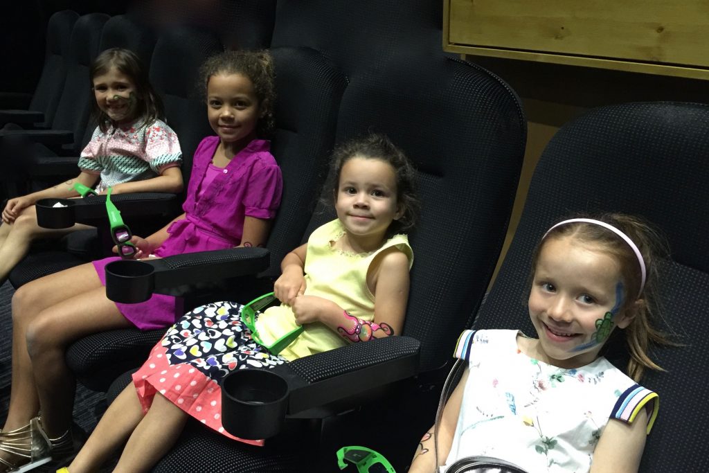 Finding Dory preview girls in theatre
