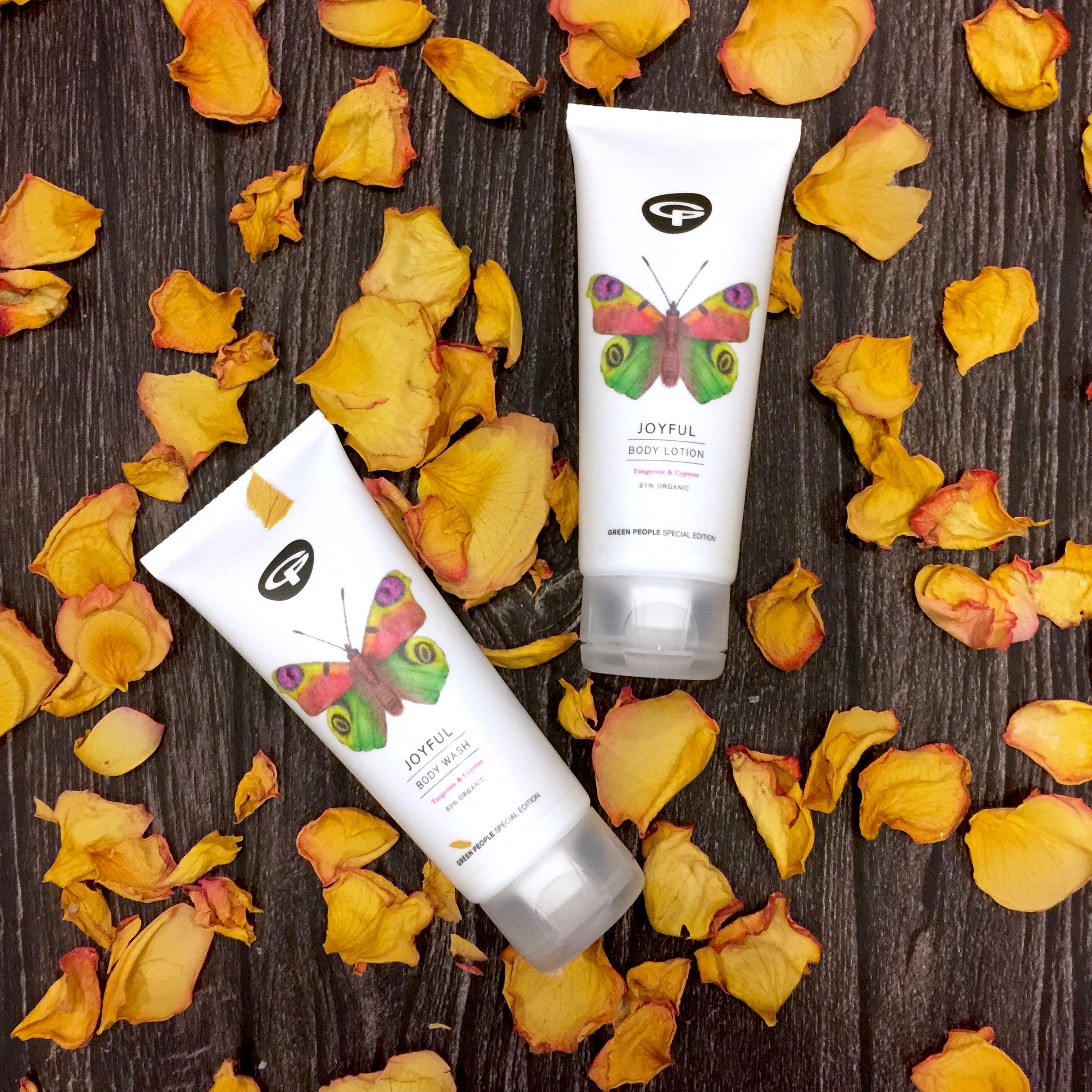 WIN! BODY WASH & LOTION GIFT SET // green people