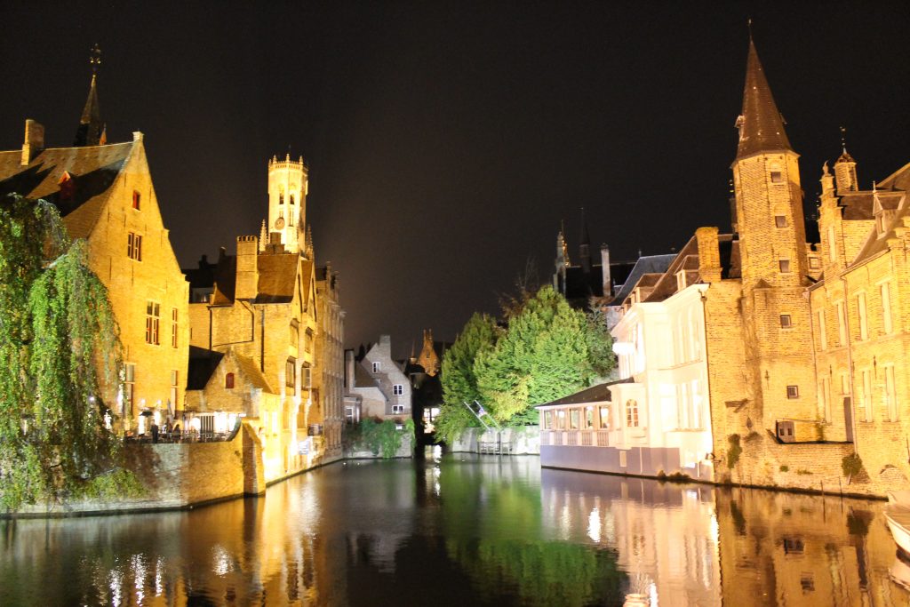 Bruges canal by night 2