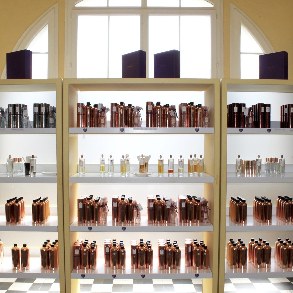 What to do in Grasse molinard salon display