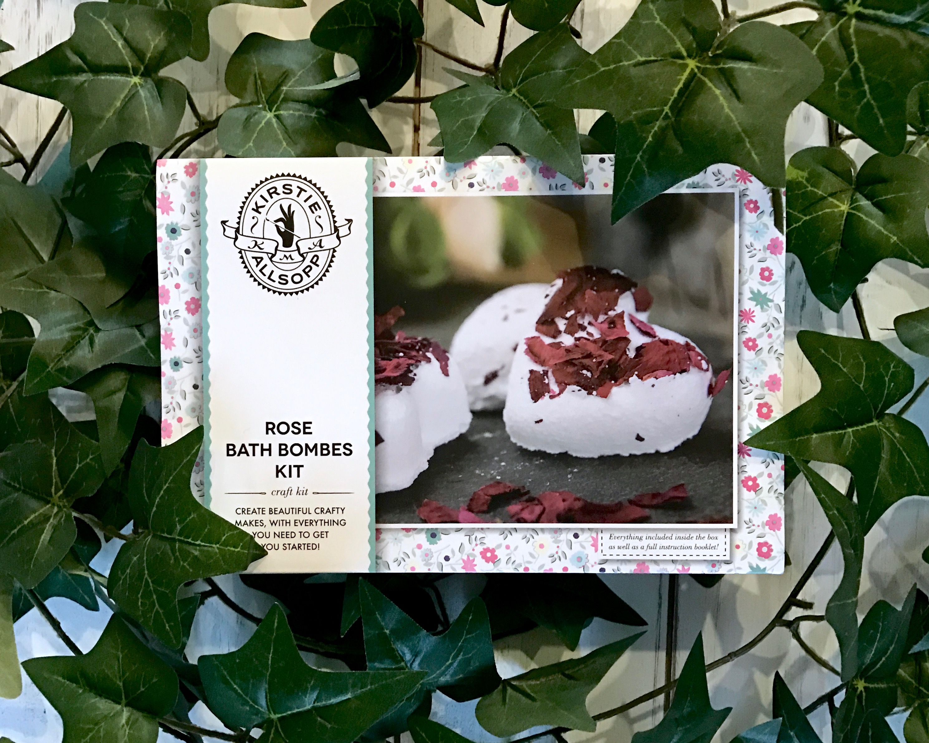 HOMEMADE BATH BOMBS // craft kit giveaway
