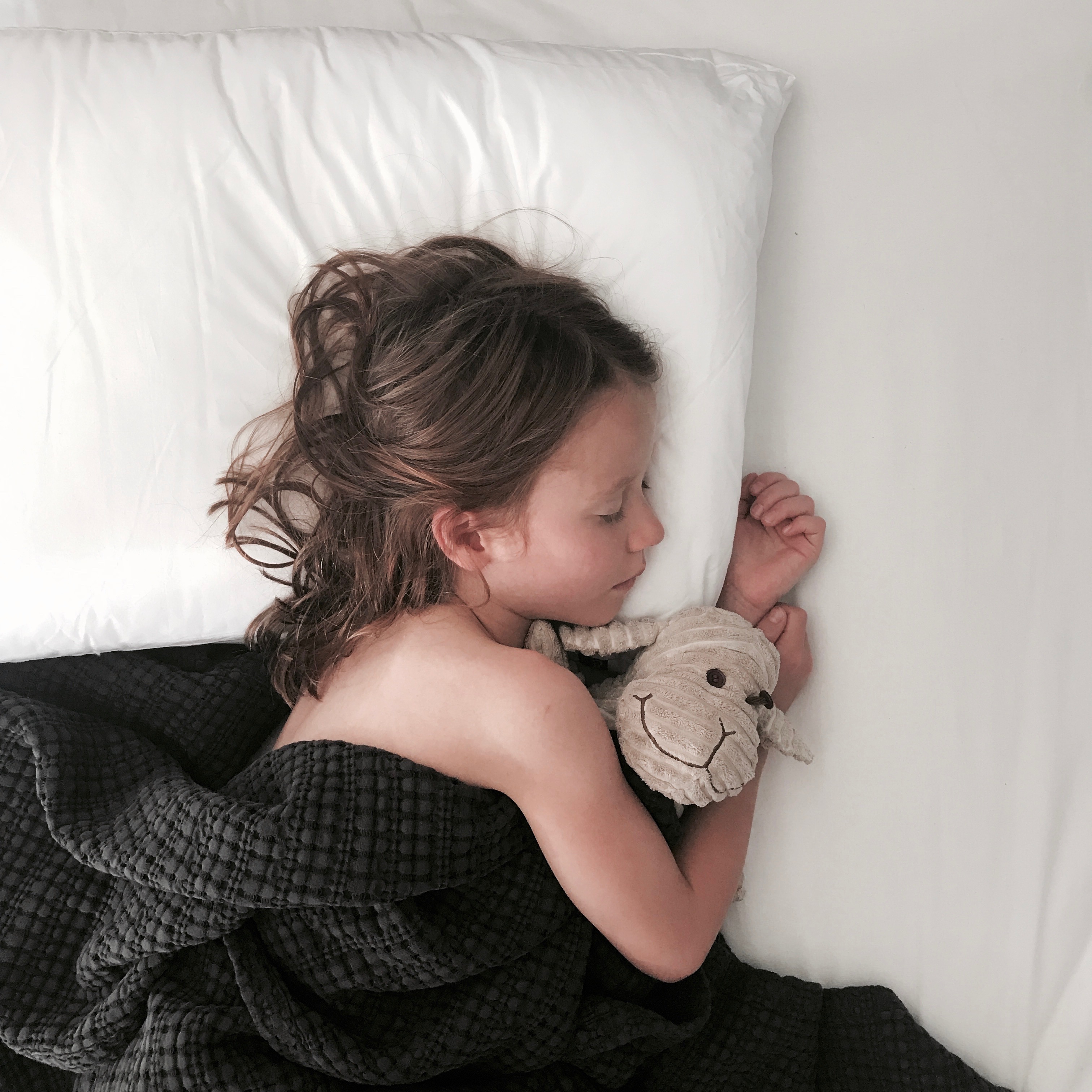 SWEET DREAMS // treating daddy to a good night’s sleep