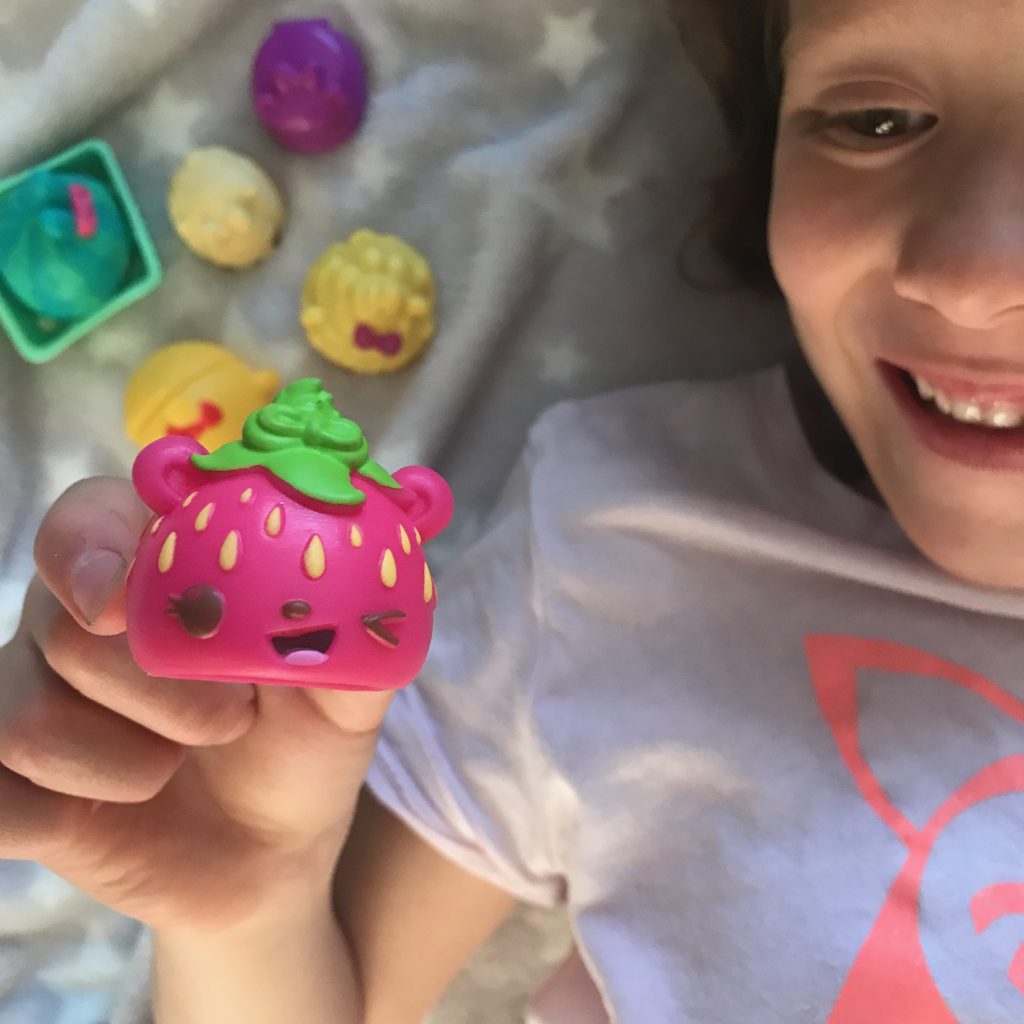Num Noms Lil sis close up 