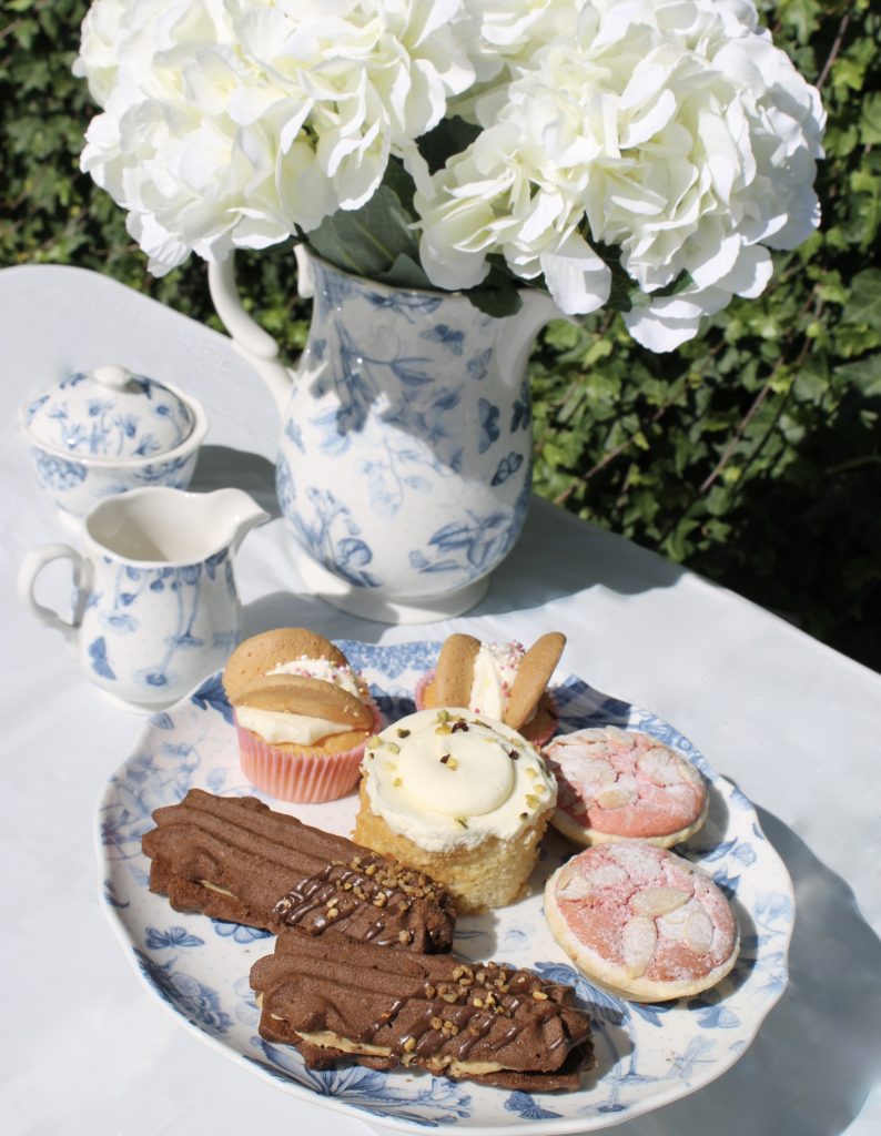 portmeirion botanic blue afternoon tea cakes