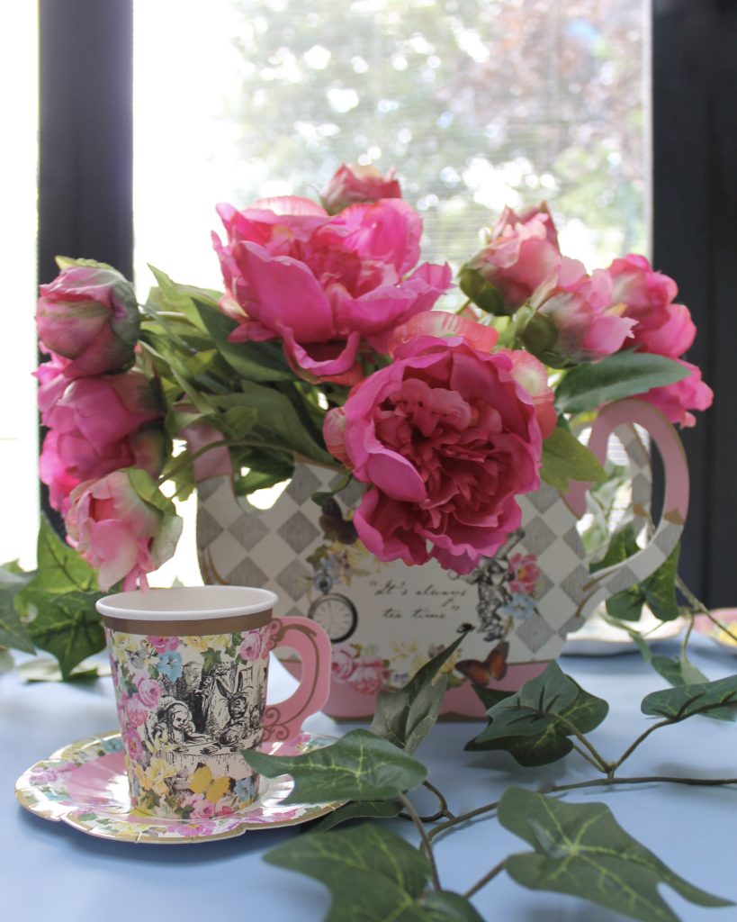 pretty party decorations tea pot