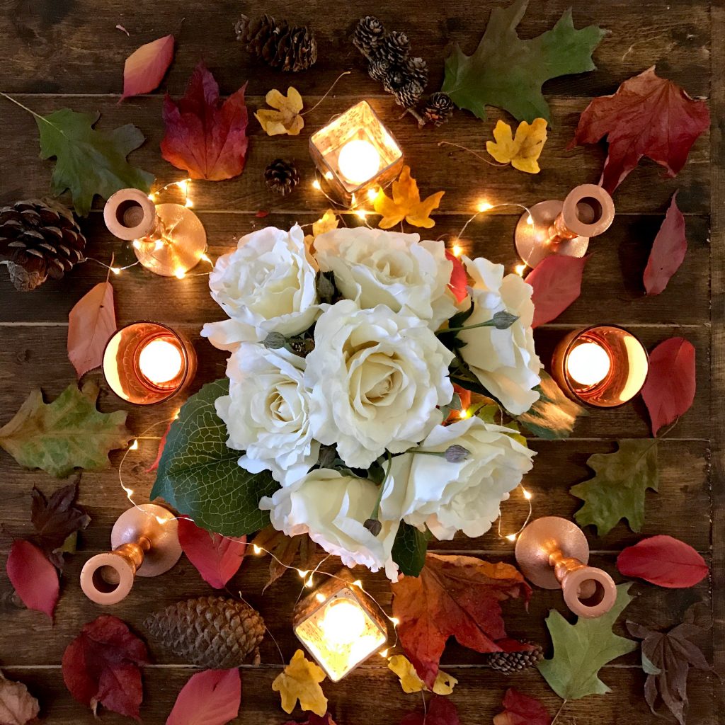 How to create an autumnal table design - while faux roses