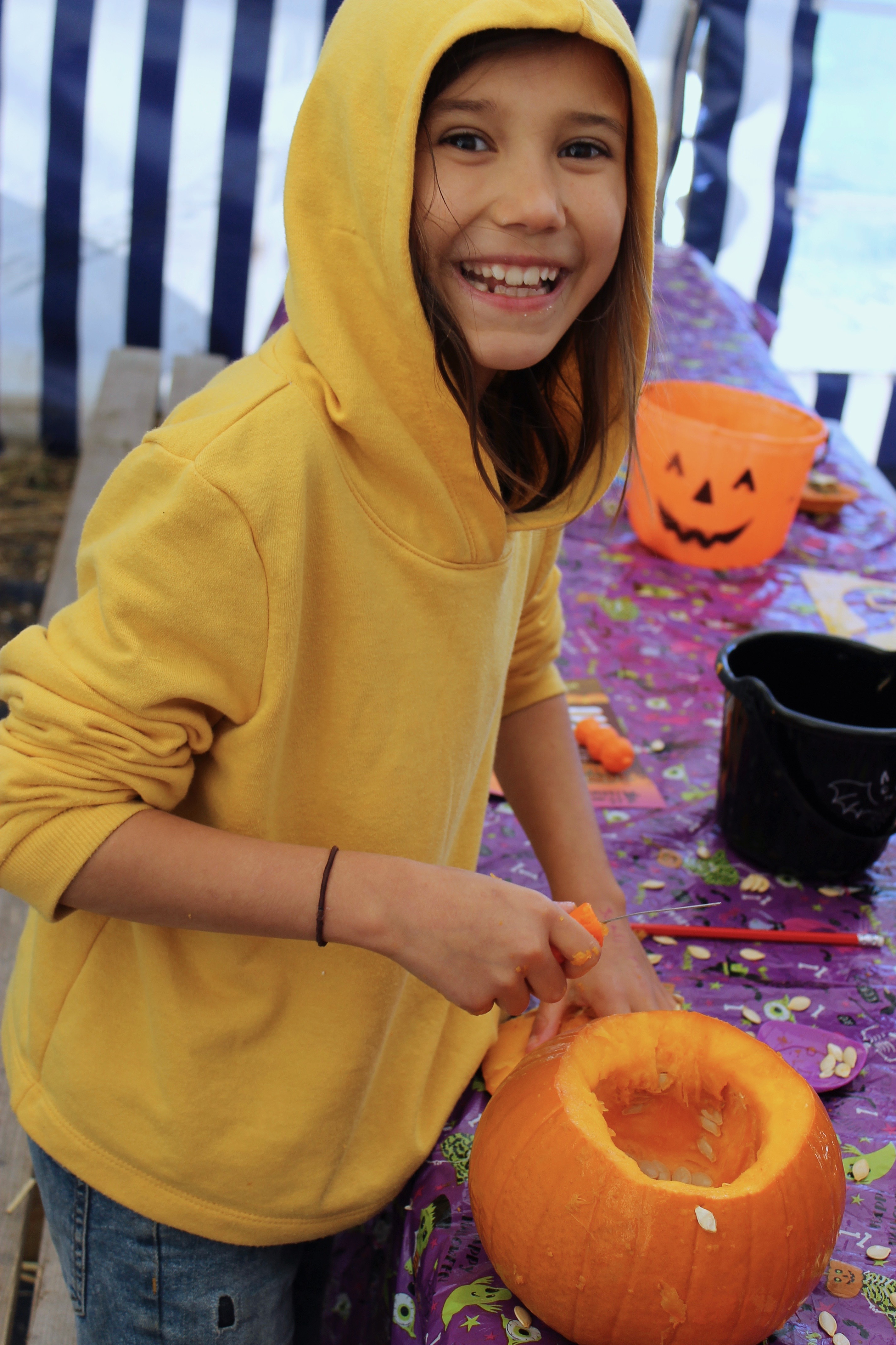 pumpkin carving big sis carving