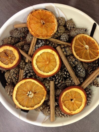 OUR FESTIVE XMAS BOWL // made with foraged pinecones, oven-dried oranges & lots of love!